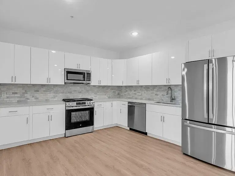 Marshall Apartments in Paterson, NJ, photo 6 of 8